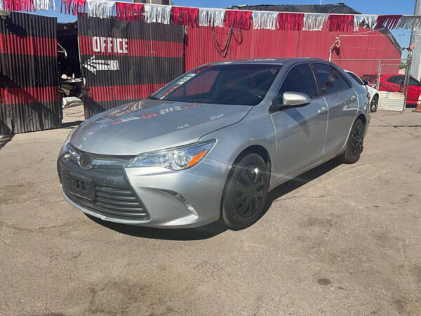 2015 Toyota Camry LE - Image 2