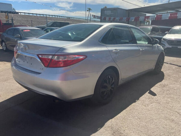2015 Toyota Camry LE - Image 3