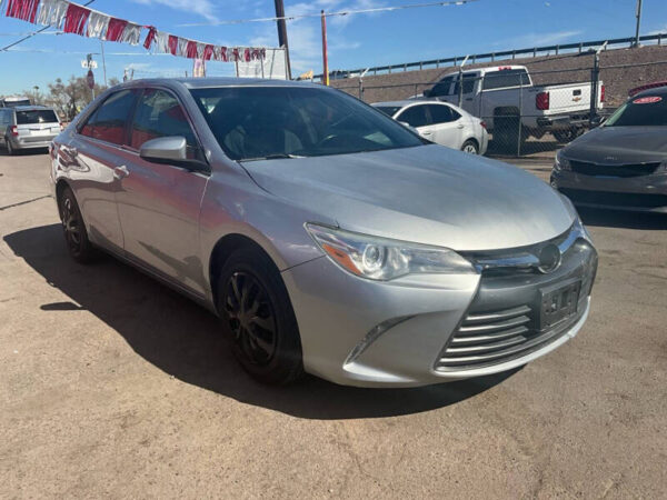 2015 Toyota Camry LE - Image 4