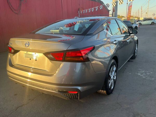 2019 Nissan Altima 2.5 S - Image 6