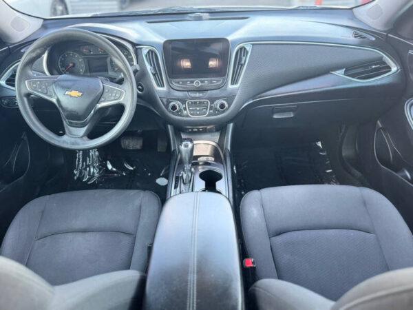2020 Chevrolet Malibu LT - Image 14