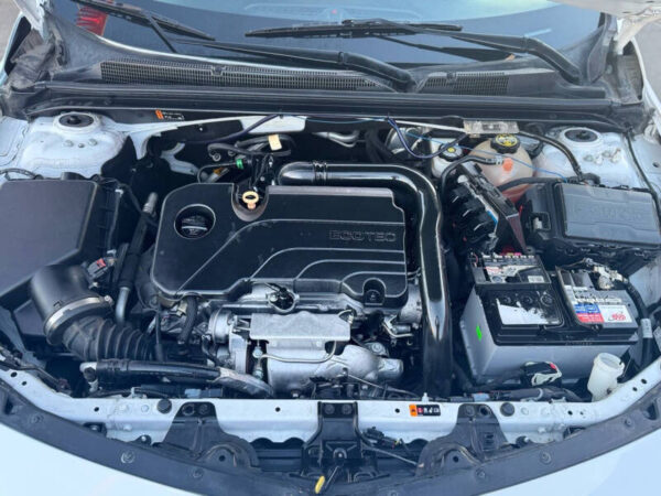 2020 Chevrolet Malibu LT - Image 16