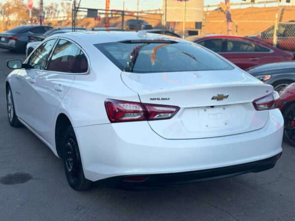 2020 Chevrolet Malibu LT - Image 3