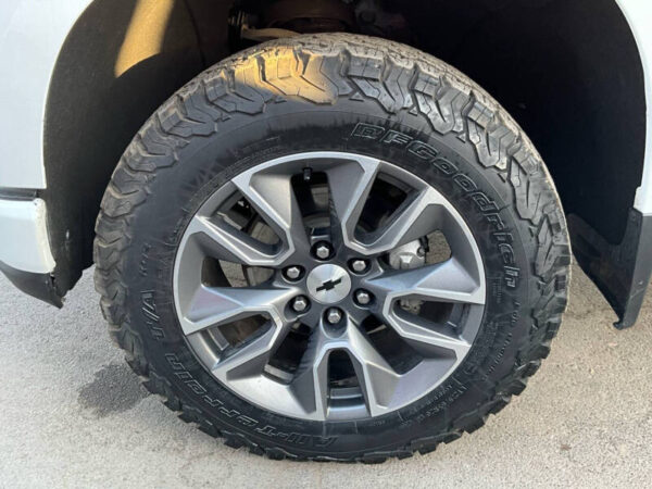2020 Chevrolet Silverado 1500 RST - Image 11