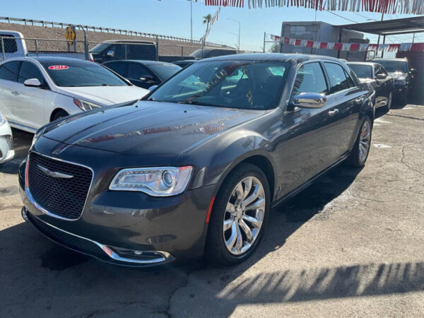 2020 Chrysler 300 Limited - Image 11
