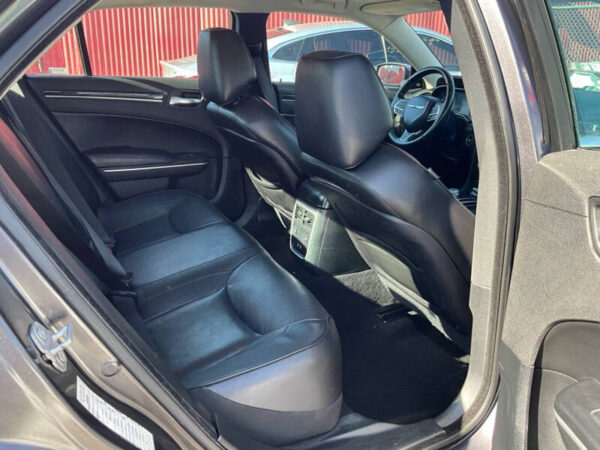2020 Chrysler 300 Limited - Image 6