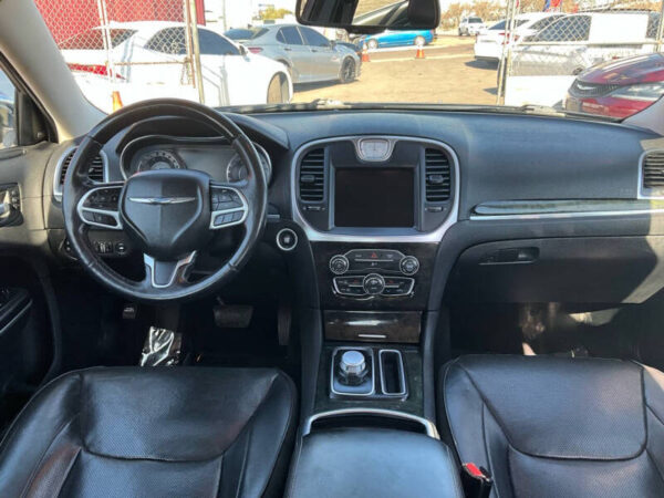 2020 Chrysler 300 Limited - Image 7