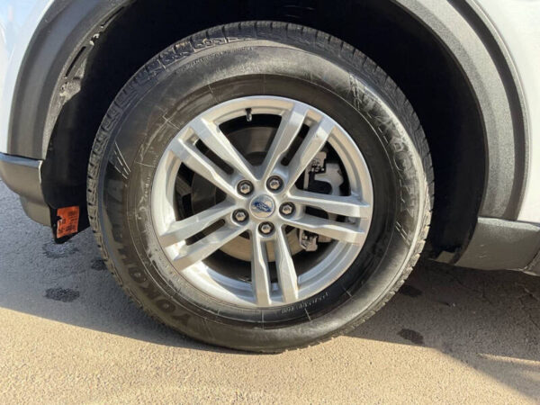 2023 Ford Explorer XLT - Image 9