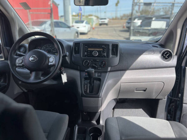2017 Nissan NV200 SV - Image 8