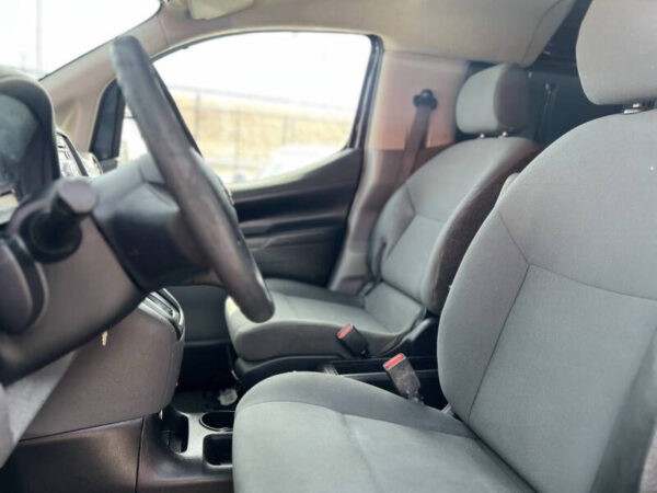 2017 Nissan NV200 SV - Image 9