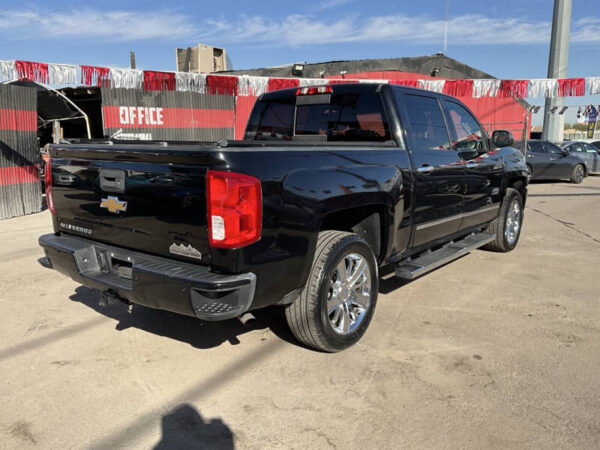 2018 Chevrolet Silverado 1500 High Country - Image 4