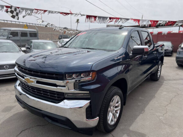 2020 Chevrolet Silverado 1500 LT - Image 3