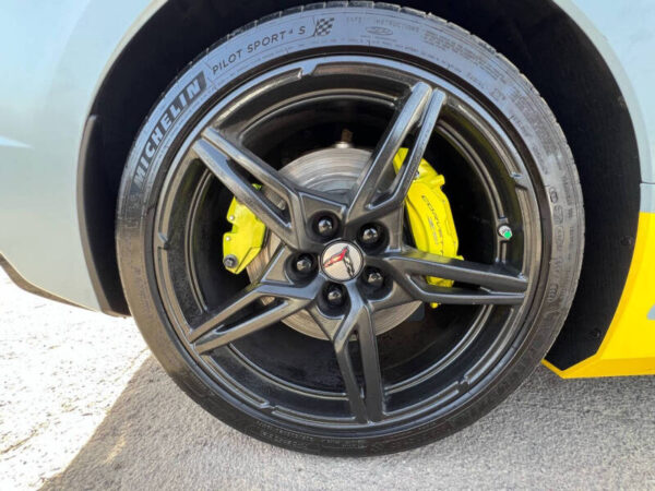2022 Chevrolet Corvette Stingray - Image 13